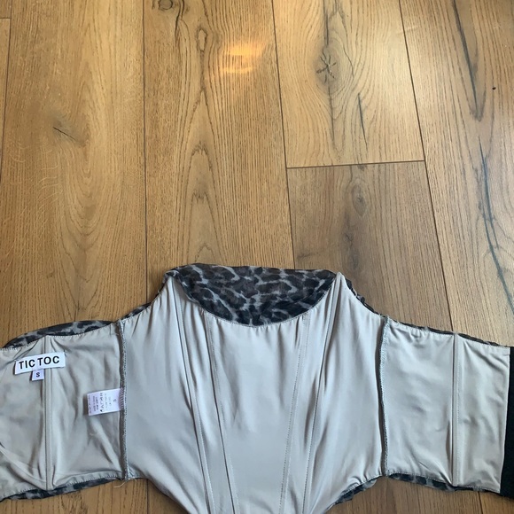 Tic Toc black and grey corset, worn but no flaws. Size small, fits true to size. - Picture 2 of 4